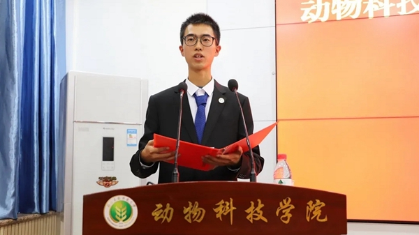 708df38861874f579c2a67f59f9397e0.jpg 李常清.jpg