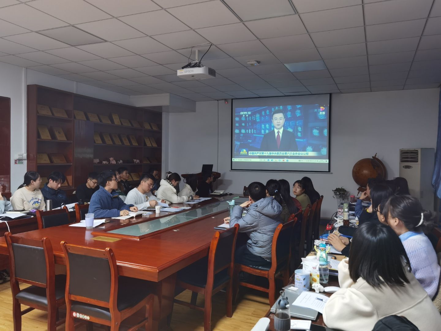 b5cc2d59c3d74e1bb71d8c146da40c4b.jpg b5cc2d59c3d74e1bb71d8c146da40c4b.jpg