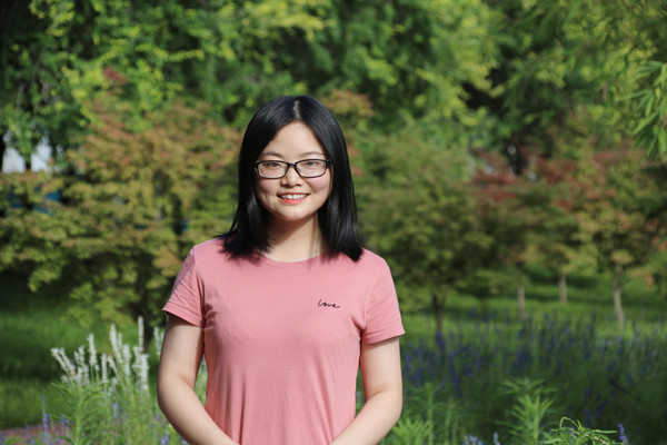 caaca8971f1c4e39a6bf7281b8879edd.jpg 刘艳利_副本.jpg